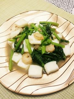 ニンニクたっぷり♪イカと小松菜の炒め物-レシピのメイン写真