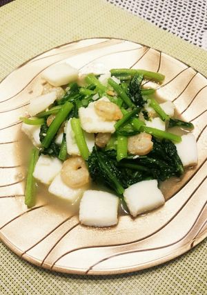 ニンニクたっぷり♪イカと小松菜の炒め物-レシピのメイン写真