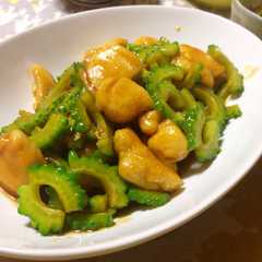 รูปของ ゴーヤと鶏胸肉の照り焼き