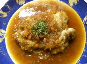 鶏もも肉で簡単ステーキ！　オニオンソース-レシピのメイン写真