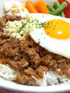ハンバーグソースの そぼろ丼-レシピのメイン写真