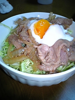 つゆだく♪生姜焼き丼~温玉のせ~-レシピのメイン写真