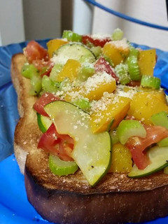 カラフルデトックス皮付き野菜炒トースト!-レシピのメイン写真