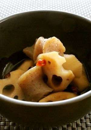 母のピリ辛味。れんこんとこんにゃくの煮物-レシピのメイン写真