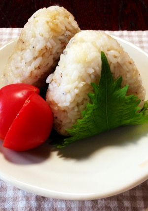 しらすと胡麻の大葉おにぎり-レシピのメイン写真