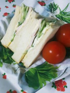 朝食やランチに!定番!ハムきゅうりサンド-レシピのメイン写真