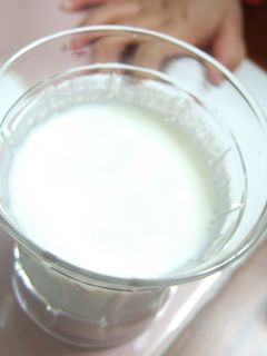 黒蜜★牛乳★ヨーグルト de ラッシー風-レシピのメイン写真