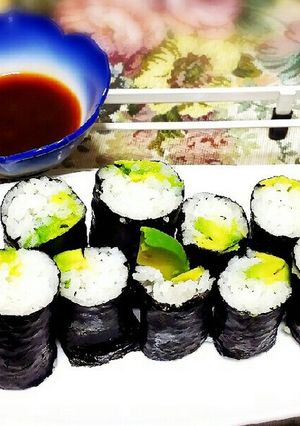 アボカドの細巻き～黄身醤油～!-レシピのメイン写真