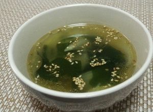 簡単☆わかめと玉ねぎの中華風スープ-レシピのメイン写真