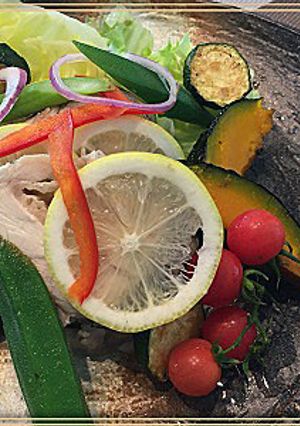 チキン塩麹づけと夏野菜らくちん減塩サラダ-レシピのメイン写真