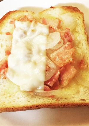 玉ねぎとベーコンのチーズトースト-レシピのメイン写真