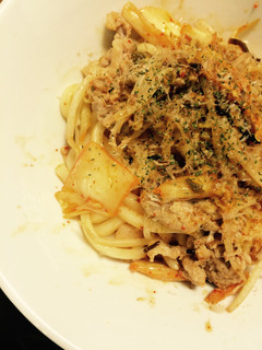 冷凍うどんで♪簡単甘辛豚キムチ焼きうどん-レシピのメイン写真