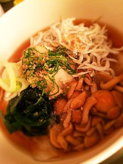 さっぱり〜*シラスなめこ冷やしうどん-レシピのメイン写真