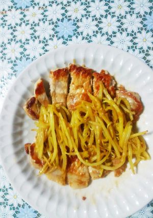 ブタロースのカレーモヤシのせ(^^)-レシピのメイン写真