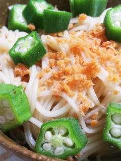 茹でて和えるだけ♪ 鮭フレークそうめん-レシピのメイン写真