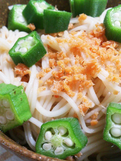 茹でて和えるだけ♪ 鮭フレークそうめん-レシピのメイン写真