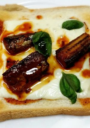 さんま甘露とまと煮トースト-レシピのメイン写真