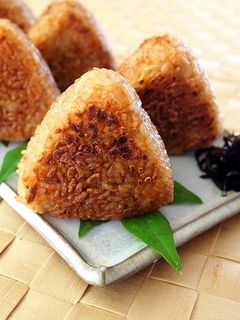 お醤油ご飯で香ばしい焼きおにぎり-レシピのメイン写真