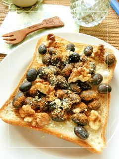 蒸し黒豆×胡桃のシナモンチーズトースト-レシピのメイン写真