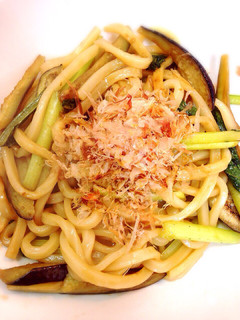 ☆夏バテ撃退☆ごま油と酢醤油の焼うどん-レシピのメイン写真