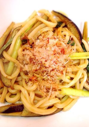 ☆夏バテ撃退☆ごま油と酢醤油の焼うどん-レシピのメイン写真
