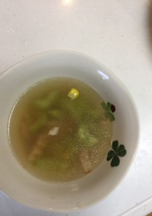 太くなっちゃったキュウリのコンソメスープ-レシピのメイン写真