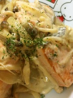 鮭とシメジのクリーム煮-レシピのメイン写真