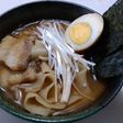 手作り極太中華麺で煮込みラーメン