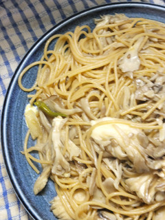 舞茸の味が濃厚なシンプルでも美味なパスタ-レシピのメイン写真