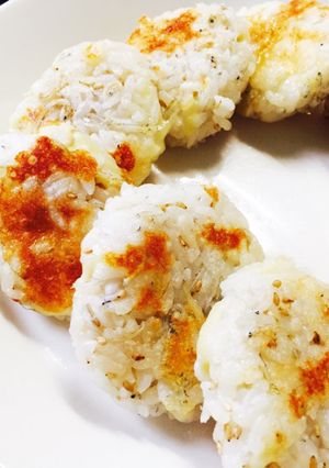 子供朝ご飯やランチ☆しらすチーズおやき-レシピのメイン写真