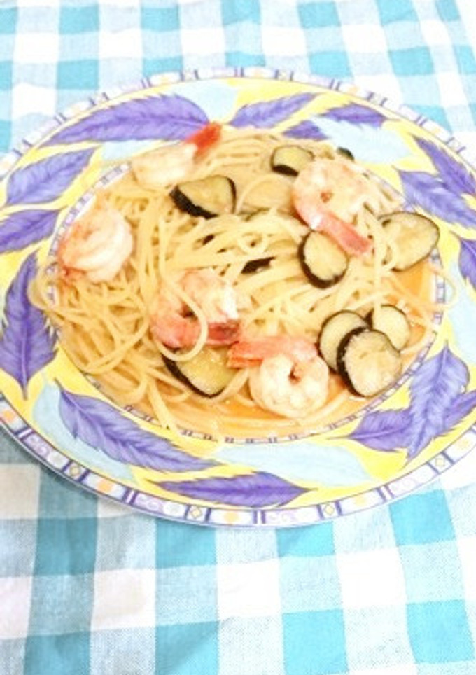 盆の料理で残ったエビの殻でクリームパスタ-レシピのメイン写真