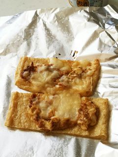 簡単おつまみ♡油揚げピザ-レシピのメイン写真
