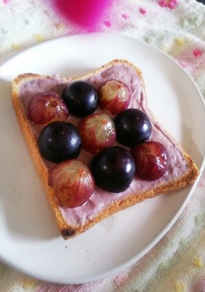 巨峰とブルーベリーチーズのトースト-レシピのメイン写真