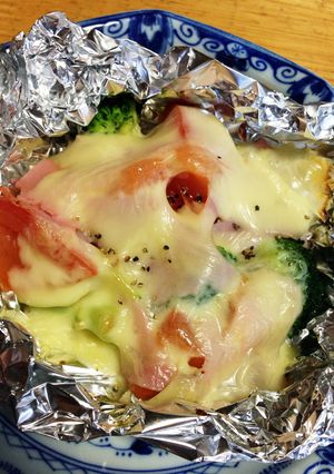 簡単☆トマトとブロッコリーのホイル焼き-レシピのメイン写真
