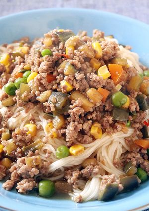 簡単！ひき肉となす♪甘辛のめんつゆ素麺-レシピのメイン写真