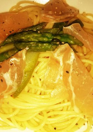 アスパラと生ハムのペペロンチーノ-レシピのメイン写真