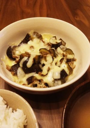 ご飯がすすむ！茄子の甘辛ひき肉チーズ焼-レシピのメイン写真
