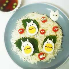 รูปของ 簡単キャラごはん☆トトロのデコそうめん☆