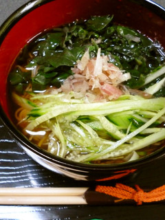 簡単!金時草摂取、ぶっかけそうめん-レシピのメイン写真