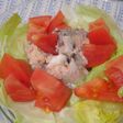 サバの水煮缶とトマトのサラダ