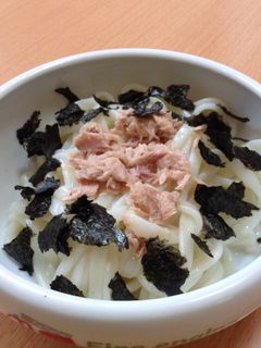 ズボラ昼メシ。白だし牛乳ざるうどん-レシピのメイン写真