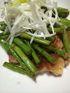 アスパラと仲良し鶏ももマヨポン炒め♪-レシピのメイン写真
