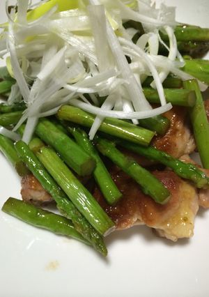 アスパラと仲良し鶏ももマヨポン炒め♪-レシピのメイン写真
