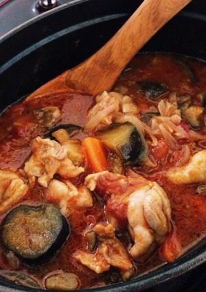 《ストウブ》簡単チキントマト煮込み-レシピのメイン写真