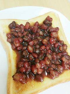 朝食おやつに!あずきたっぷり小倉トースト-レシピのメイン写真