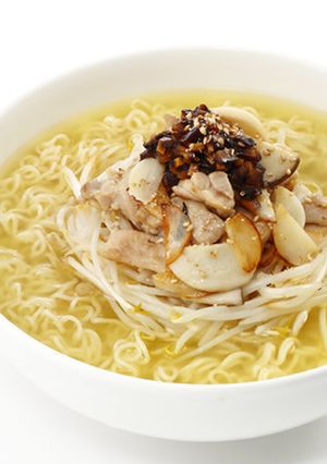 きのこと鶏のガーリック塩炒め麺-レシピのメイン写真