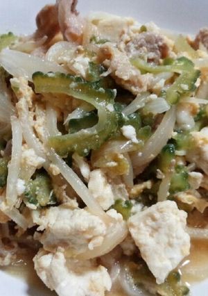 ゴーヤと豚肉入りの炒り豆腐♪-レシピのメイン写真