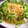 春のパスタ胡桃とクレソンのペペロンチーノ