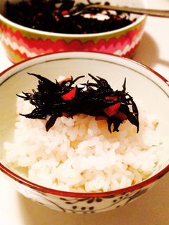 ひじき+カリカリ梅☆ふりかけ-レシピのメイン写真