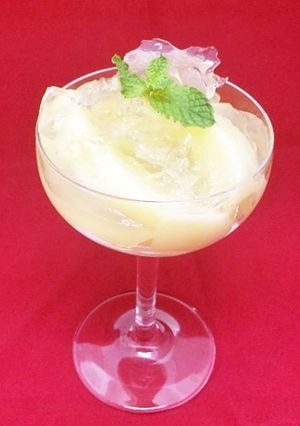 昆布水仕立ての桃ゼリー-レシピのメイン写真